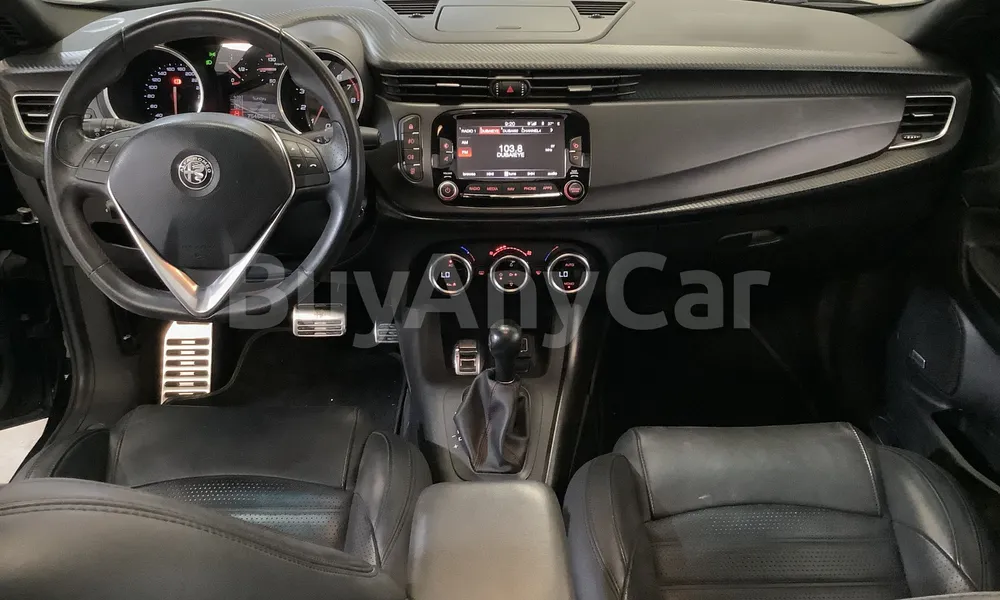 Vehicle photo 9