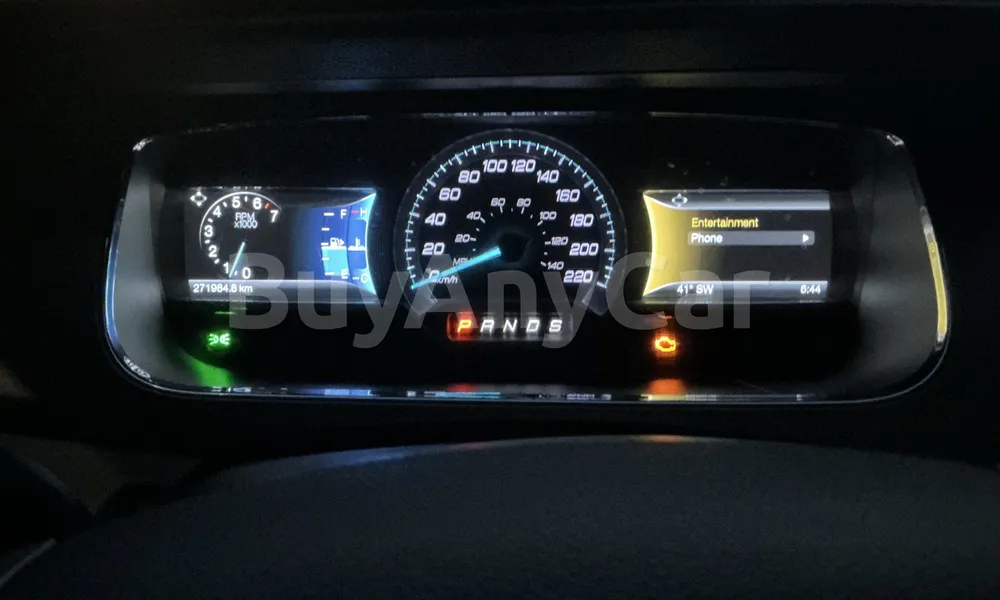 Vehicle photo 7