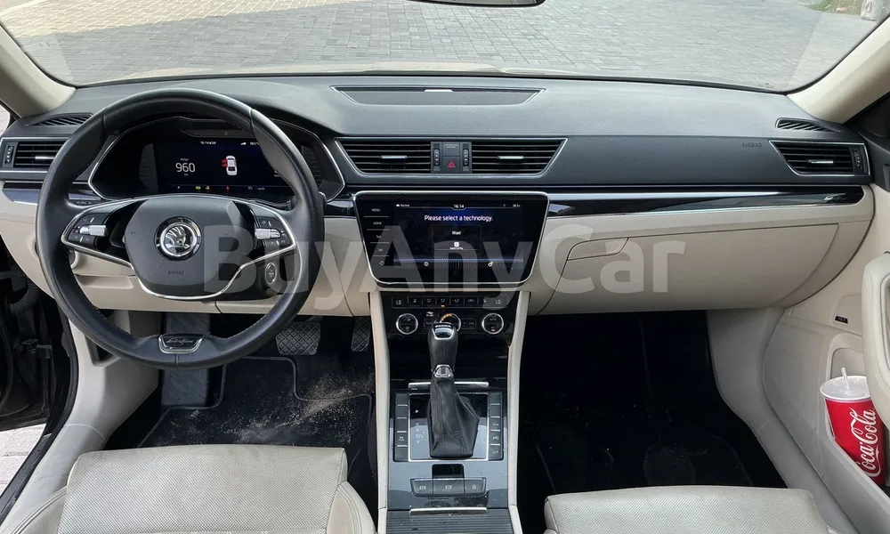 Vehicle photo 8