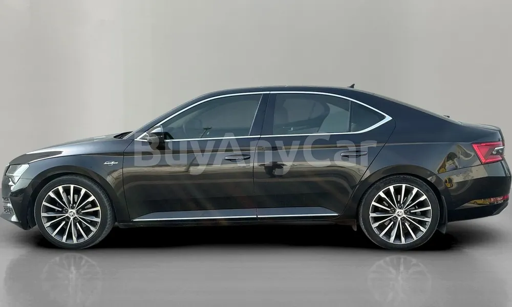 Vehicle photo 4