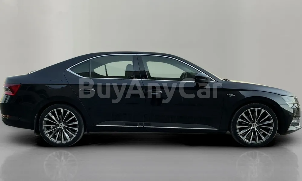 Vehicle photo 3