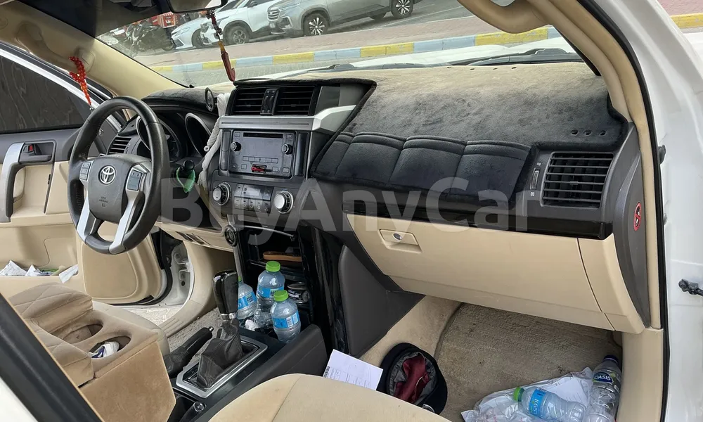 Vehicle photo 8