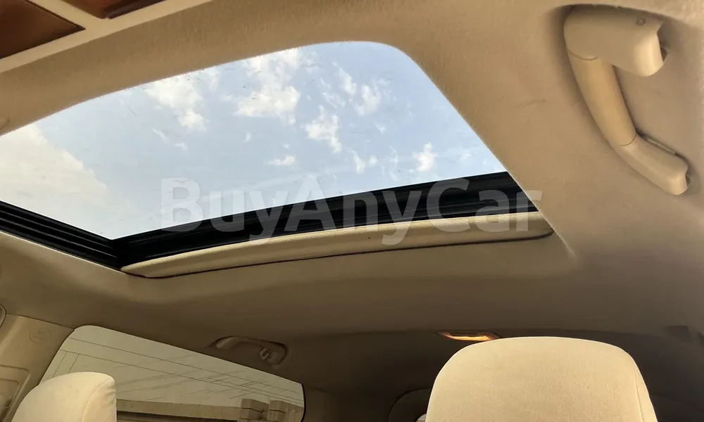 Vehicle photo 7