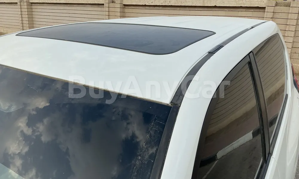 Vehicle photo 5