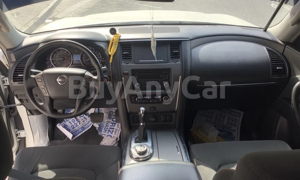 Vehicle photo 9