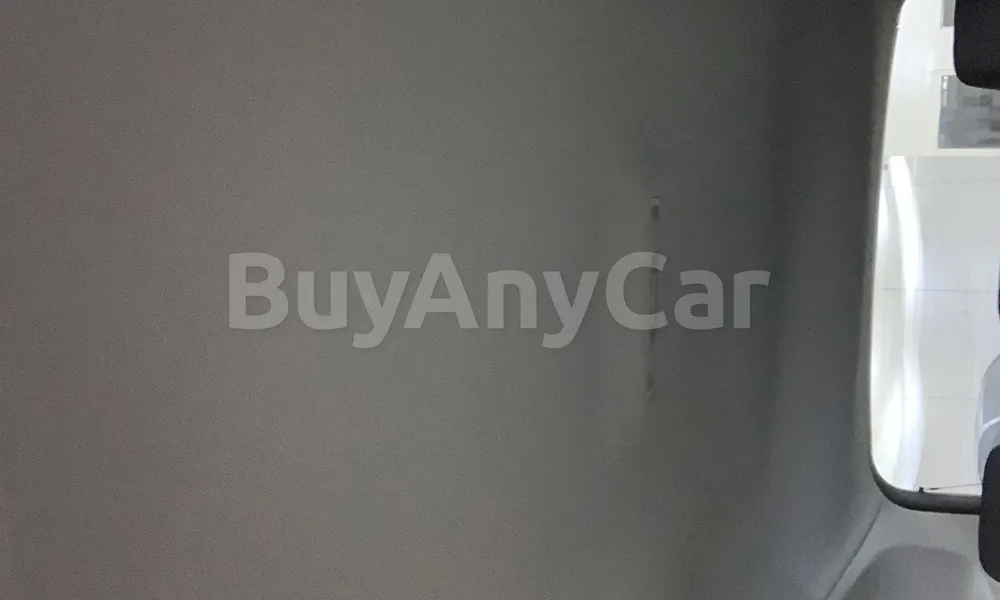 Vehicle photo 8