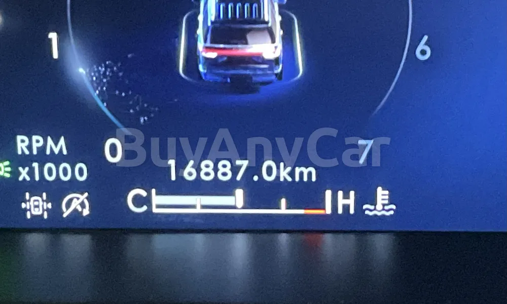 Vehicle photo 7