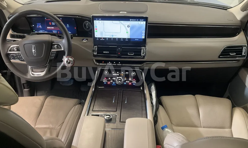 Vehicle photo 8