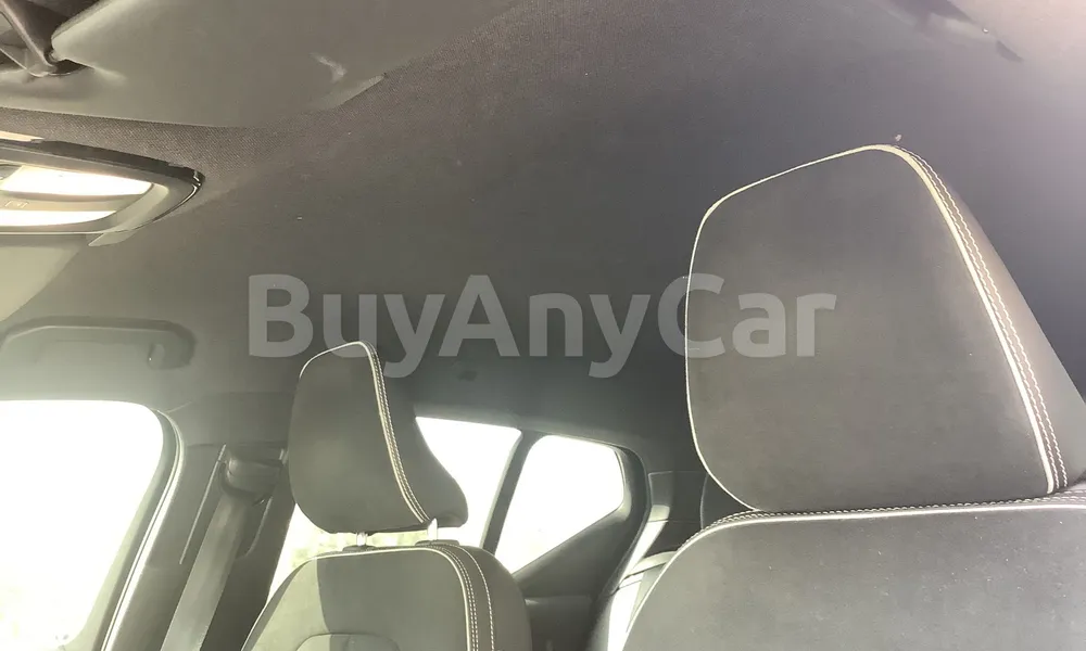 Vehicle photo 8