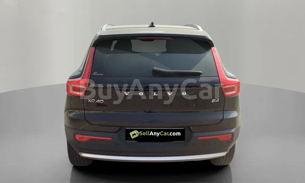 Vehicle photo 2