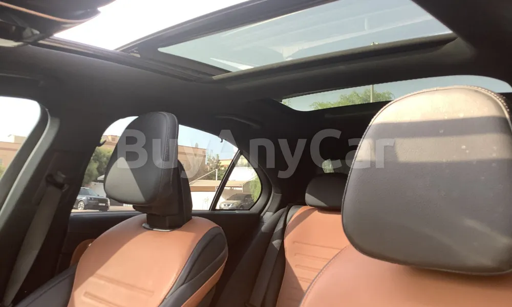 Vehicle photo 8