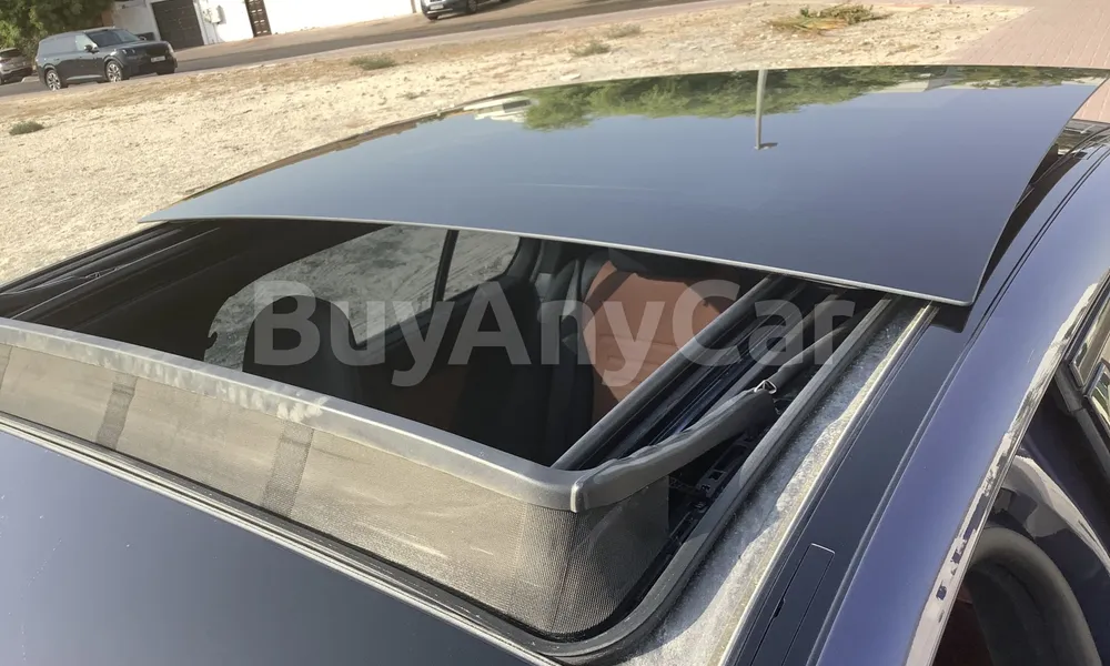 Vehicle photo 5