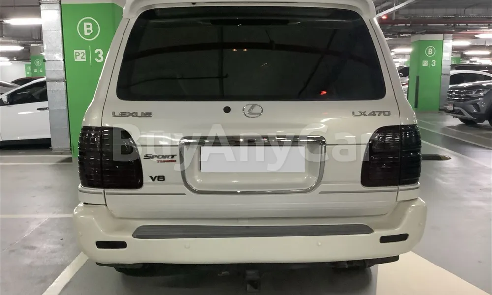 Vehicle photo 2