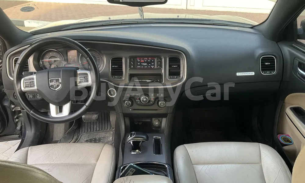 Vehicle photo 9