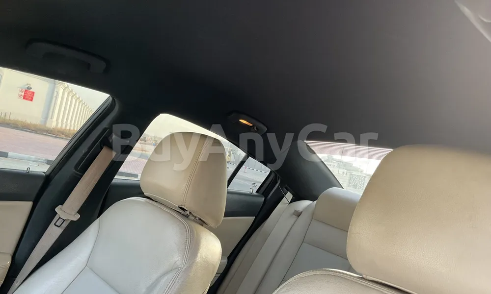 Vehicle photo 8