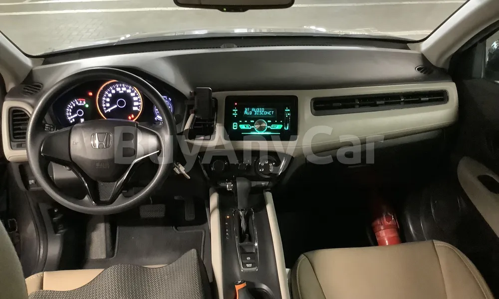 Vehicle photo 8