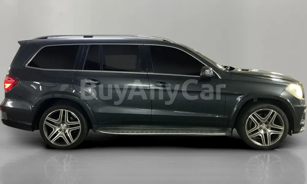 Vehicle photo 3