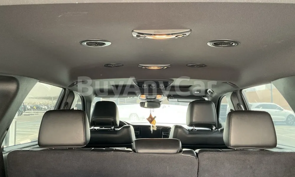 Vehicle photo 8