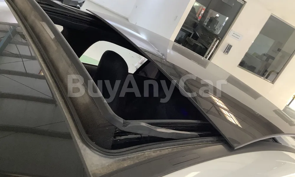 Vehicle photo 5