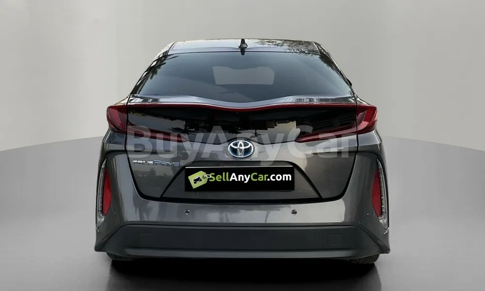 Vehicle photo 2