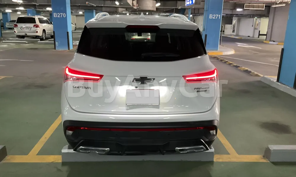 Vehicle photo 2