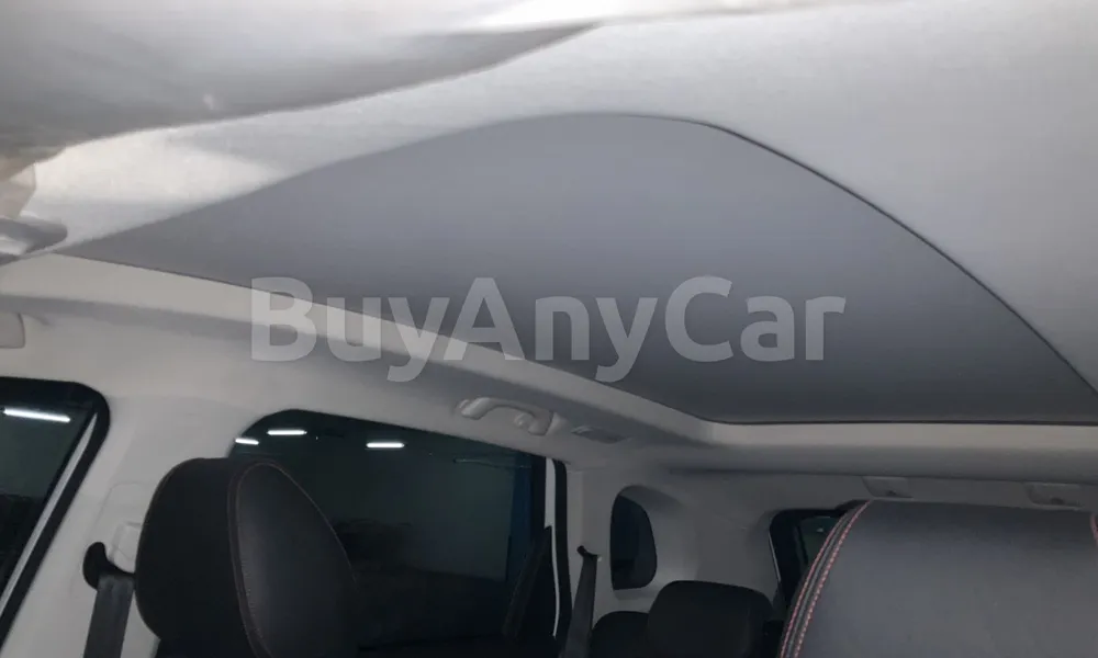 Vehicle photo 9