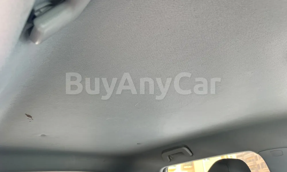 Vehicle photo 9