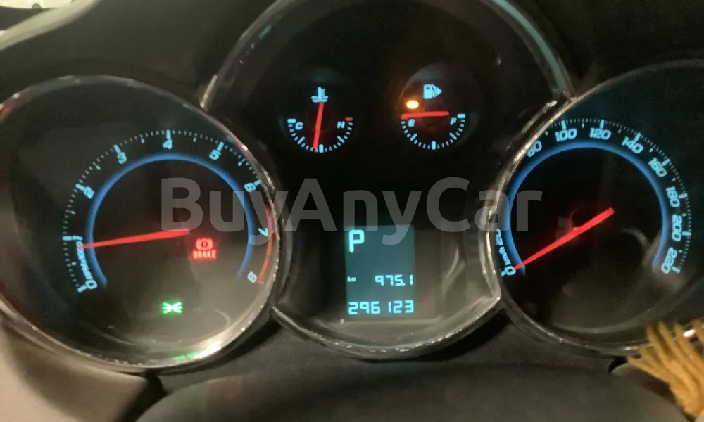 Vehicle photo 9
