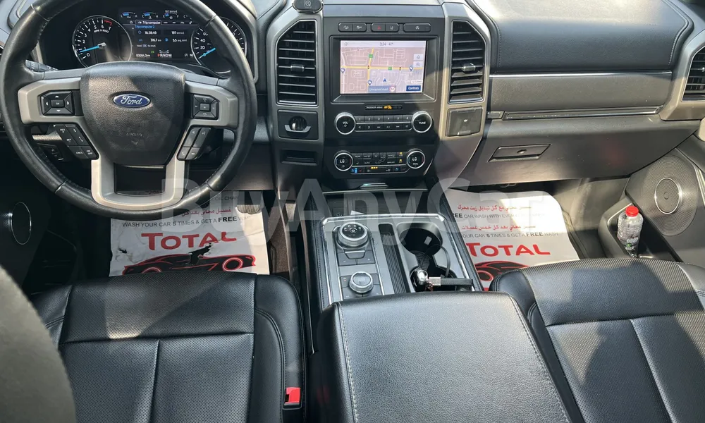 Vehicle photo 9