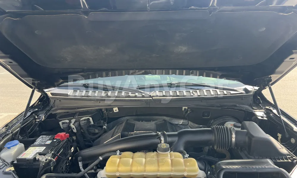Vehicle photo 6
