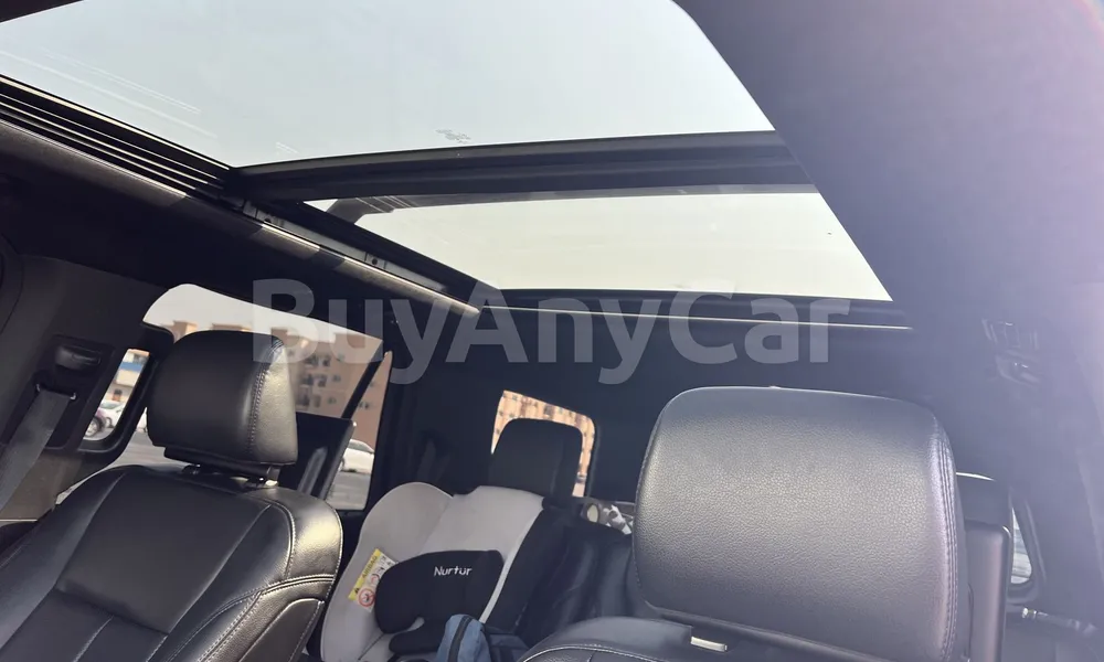 Vehicle photo 8