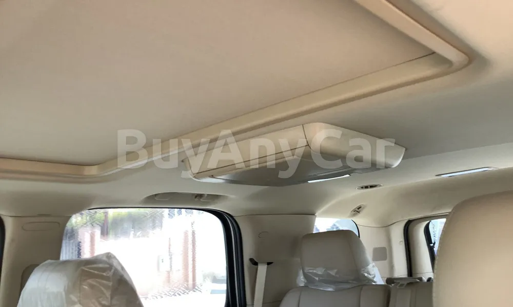 Vehicle photo 9