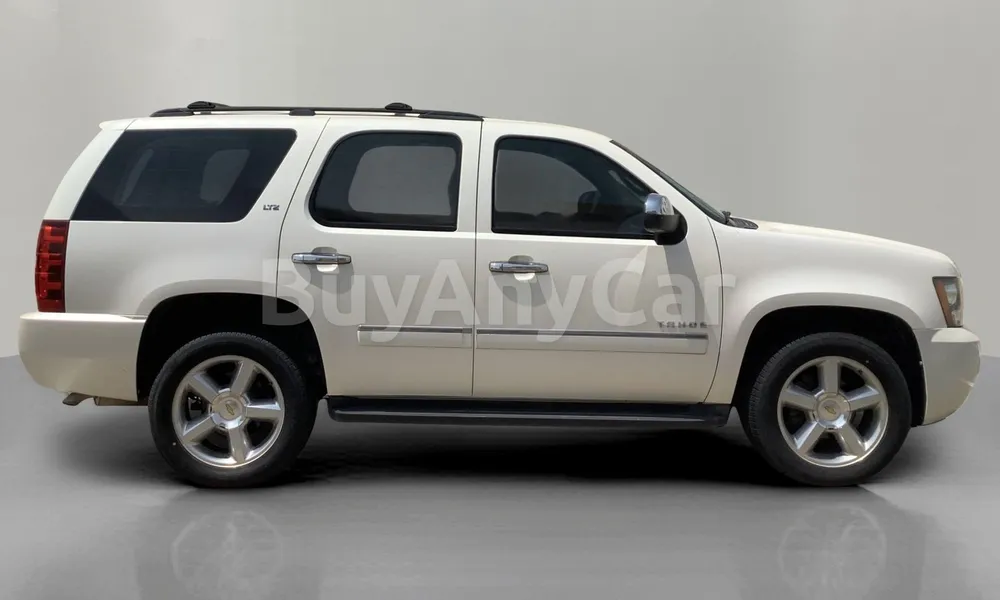 Vehicle photo 3