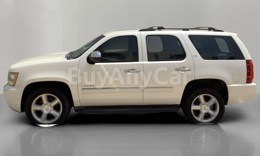 Vehicle photo 4