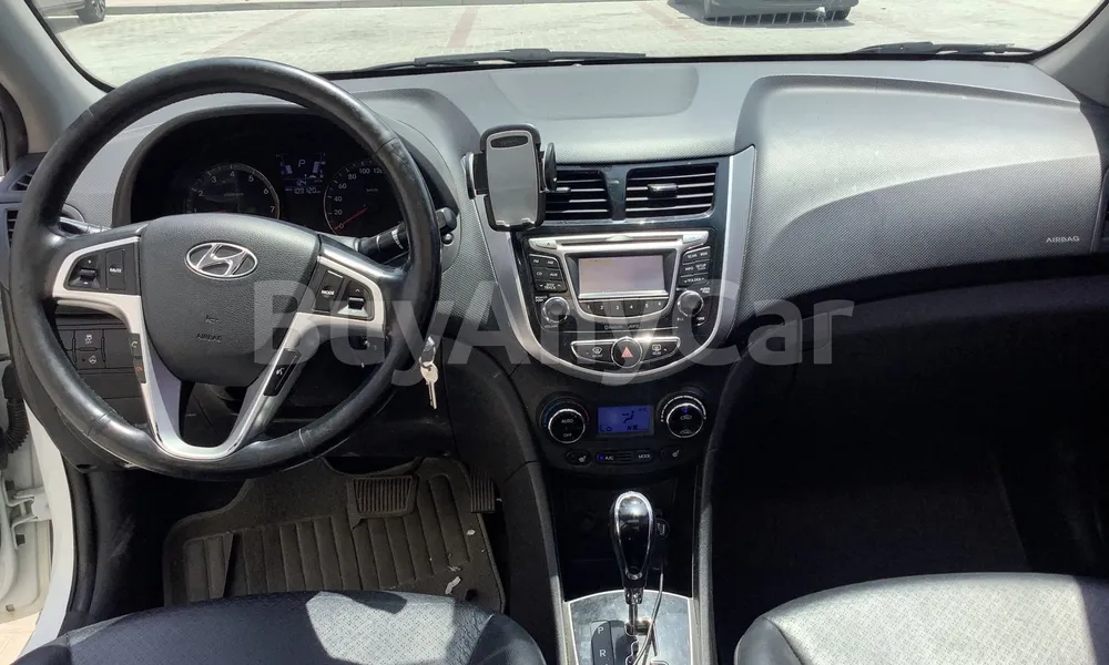 Vehicle photo 8