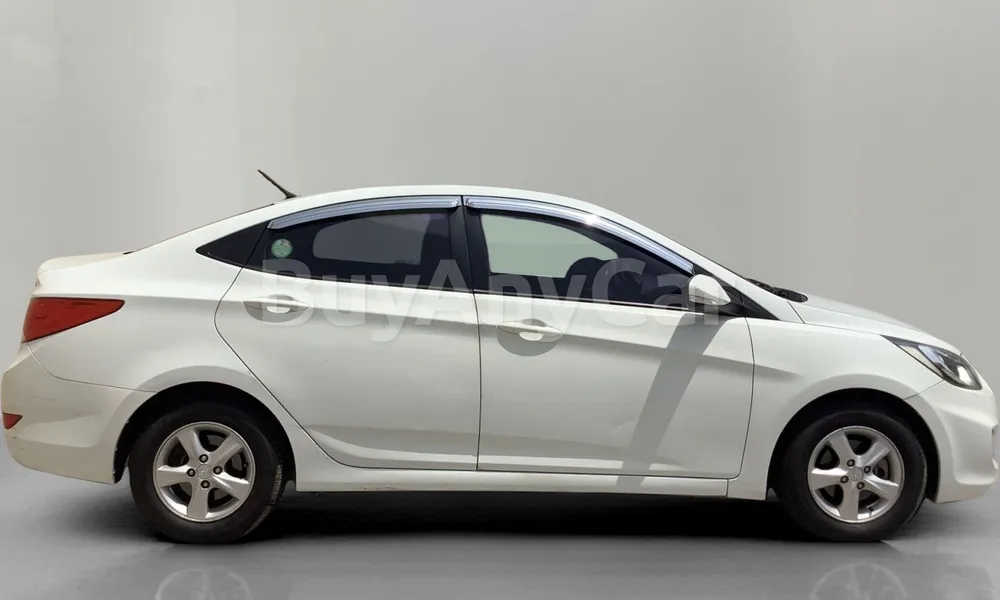 Vehicle photo 3