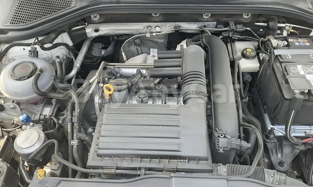 Vehicle photo 6