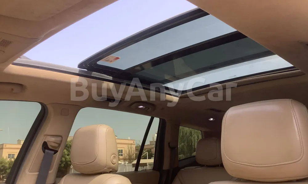 Vehicle photo 9
