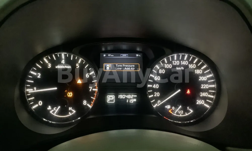 Vehicle photo 7