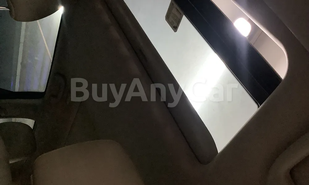 Vehicle photo 9