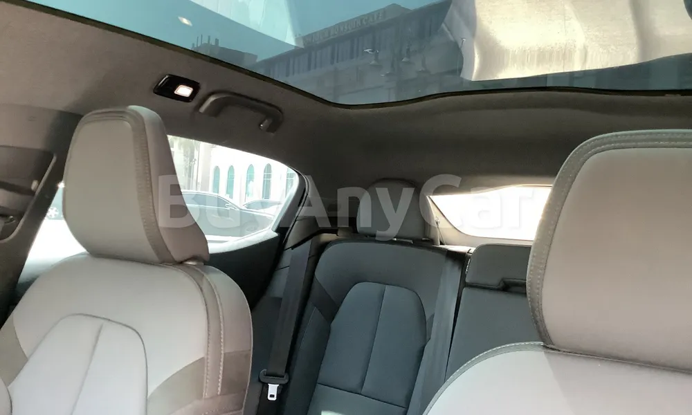 Vehicle photo 11