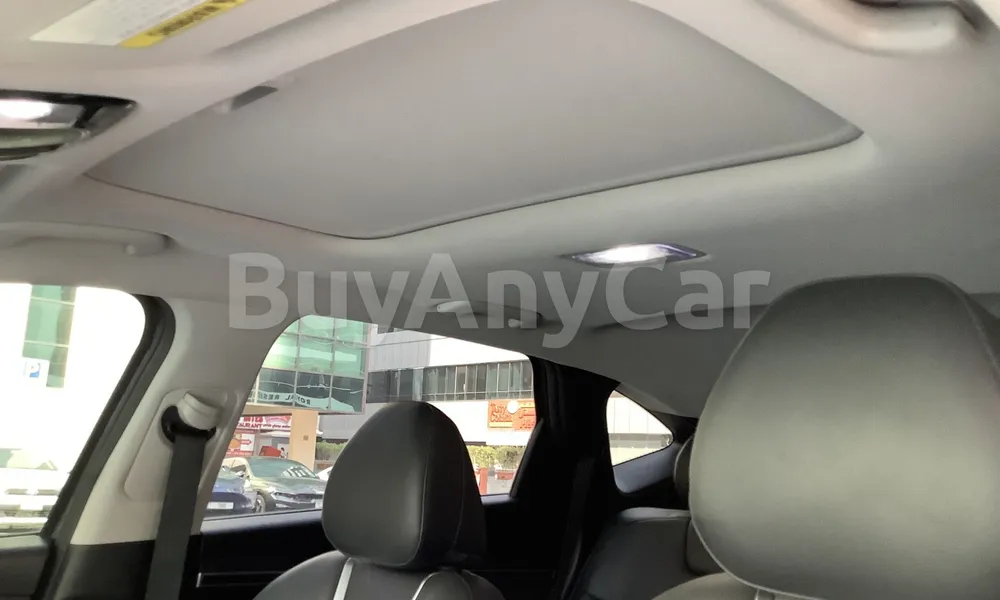 Vehicle photo 9