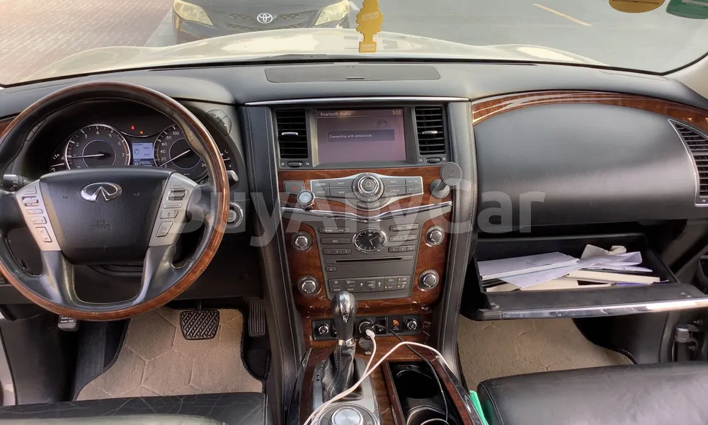 Vehicle photo 9