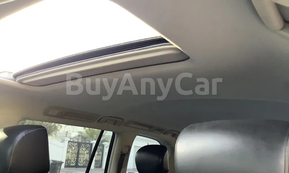 Vehicle photo 7