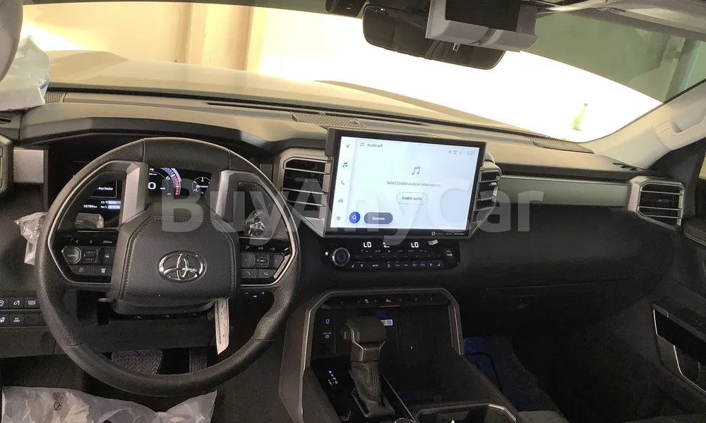 Vehicle photo 9