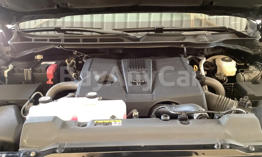 Vehicle photo 6