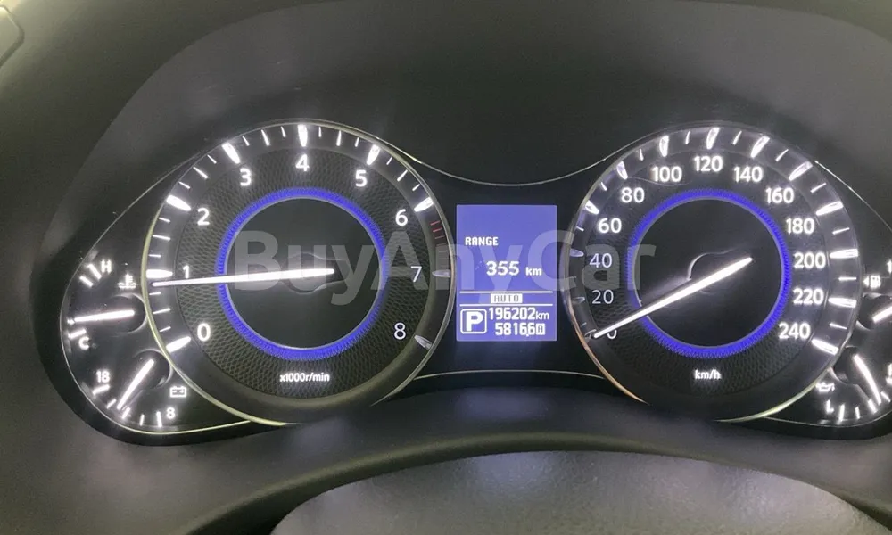 Vehicle photo 7