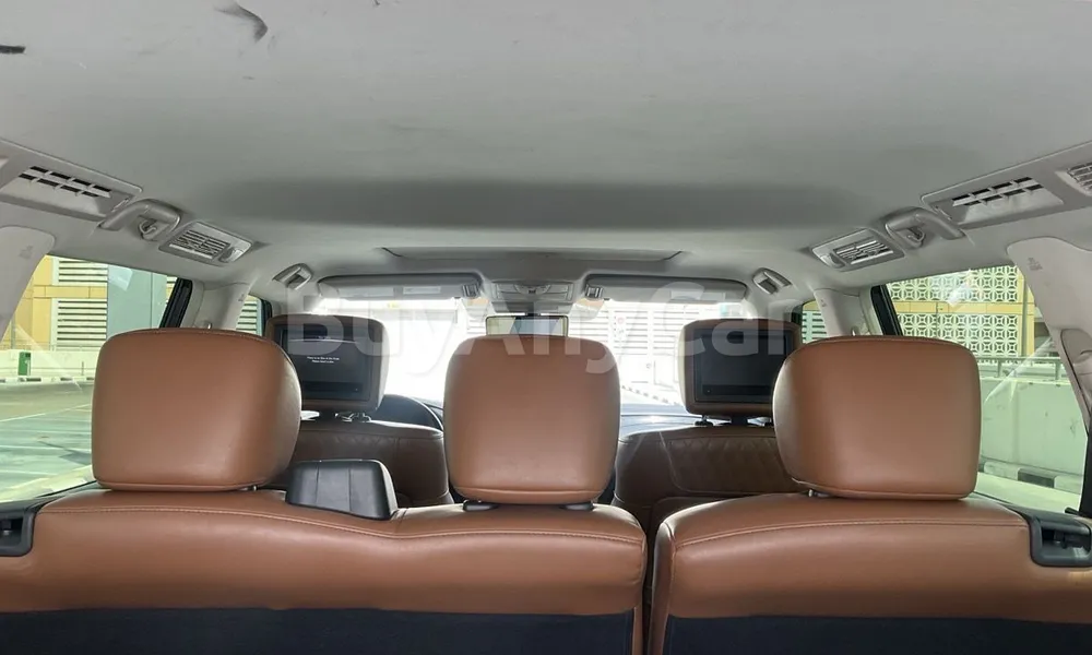 Vehicle photo 9