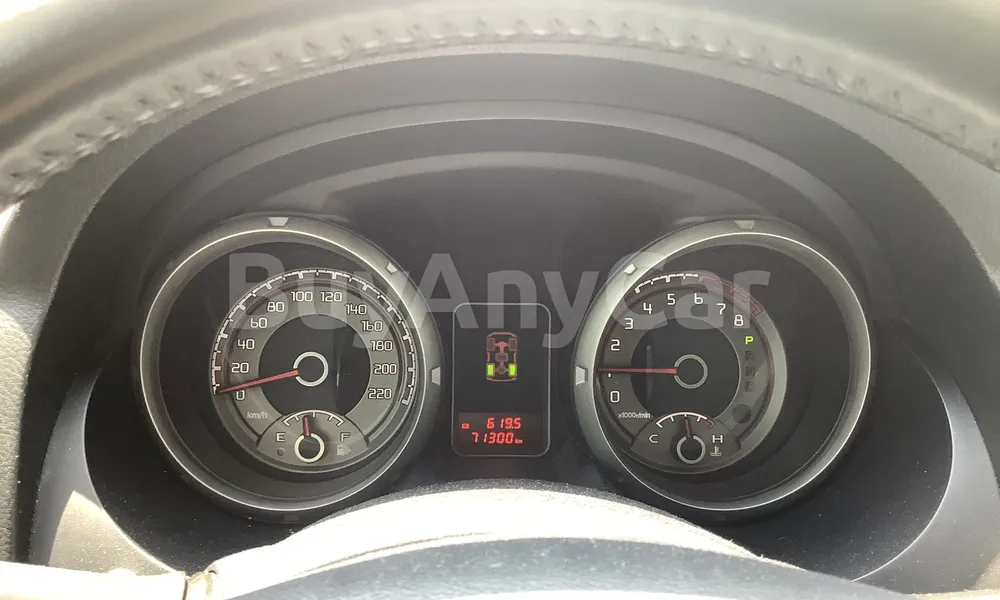 Vehicle photo 7