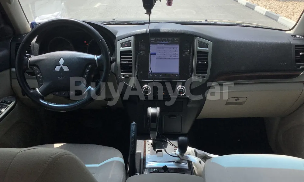 Vehicle photo 8